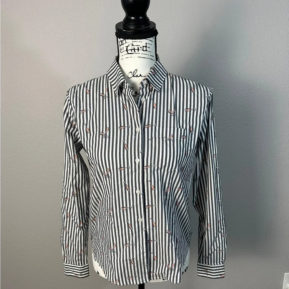 Banana Republic Champagne 🥂 Glass Button down - Picture 2 of 4